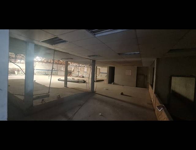 2,283M² WAREHOUSE TO LET IN RUSTENBURG CENTRAL